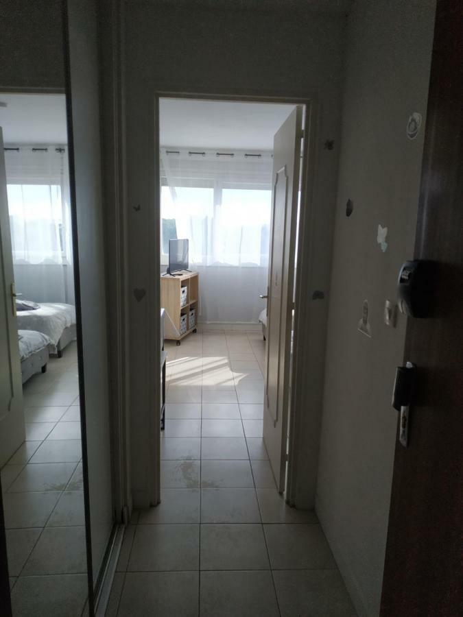 Le Petillant Pour 3 Personnes Sens Exterior photo